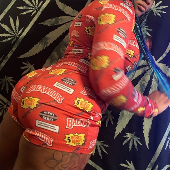 🦋 ALL ONESIES 🦋 - Picture 5 of 6